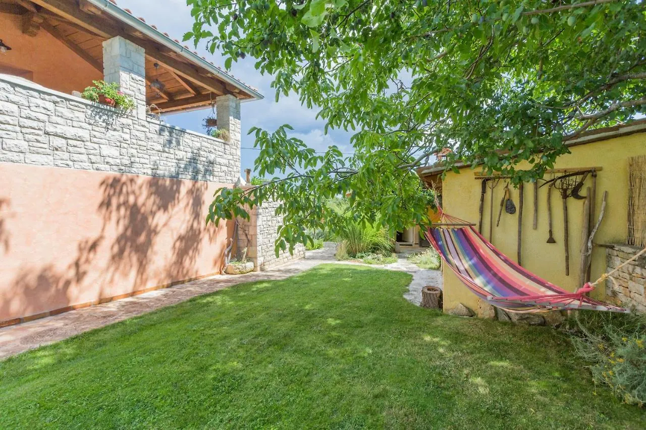 Beautiful Villa Loreta With Private Pool Near Pula And Rovinj Cabrunici
