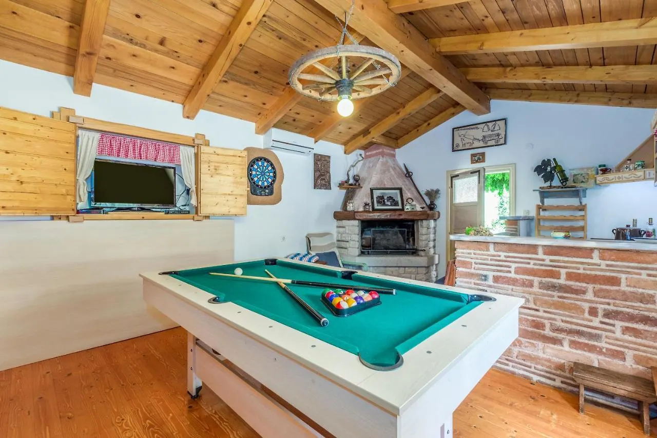 Beautiful Villa Loreta With Private Pool Near Pula And Rovinj Cabrunici