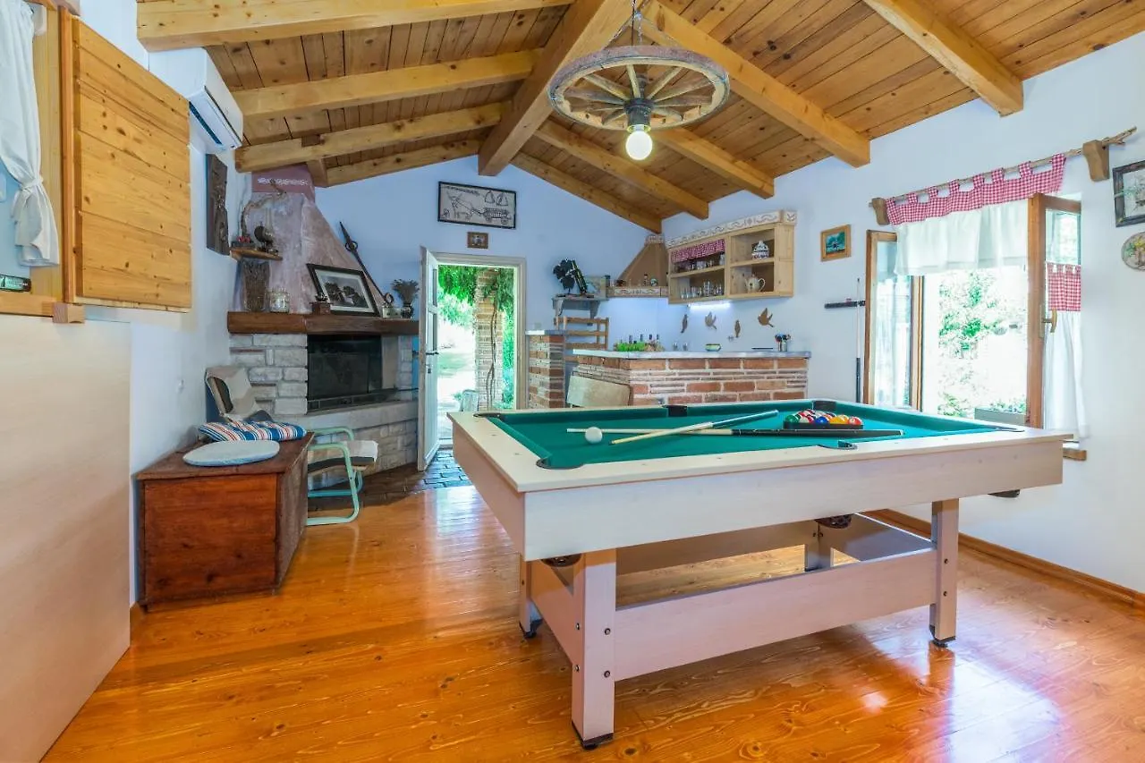 Beautiful Villa Loreta With Private Pool Near Pula And Rovinj Cabrunici