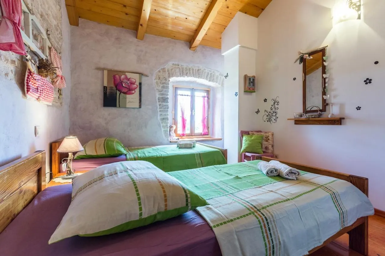 Beautiful Villa Loreta With Private Pool Near Pula And Rovinj Cabrunici