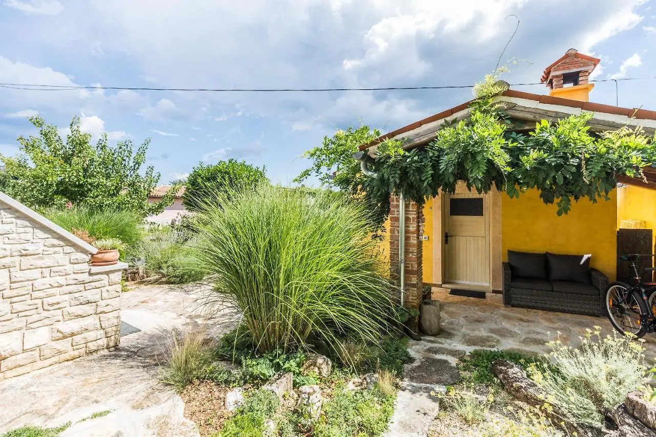 Beautiful Villa Loreta With Private Pool Near Pula And Rovinj Cabrunici